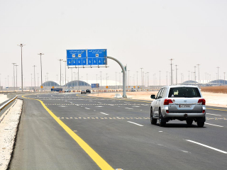 مشروع إعادة سفلتة وإستبدال إنارة الطریق الدولي بمنفذ سلوى (20)