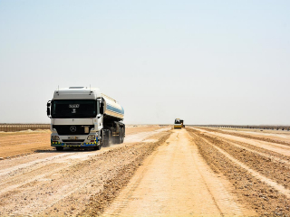 مشروع إعادة سفلتة وإستبدال إنارة الطریق الدولي بمنفذ سلوى (7)